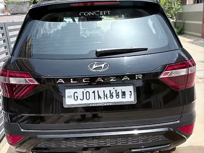 2024 Hyundai Alcazar Signature 6 STR 1.5 Diesel 1