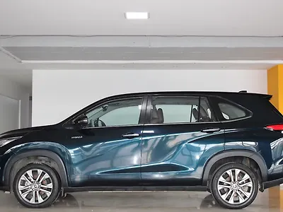 2023 Toyota Innova Hycross ZX Hybrid (Electric + Petrol) Automatic (e-CVT) 7 STR