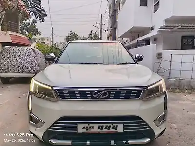 2020 महिंद्रा tuv300 t8 1