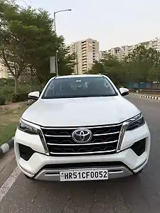 2021 टोयोटा फ़ॉर्च्यूनर 4x2 2WD Petrol 2.7L Automatic 1 2021 टोयोटा फ़ॉर्च्यूनर 4x2 2WD Petrol 2.7L Automatic 1