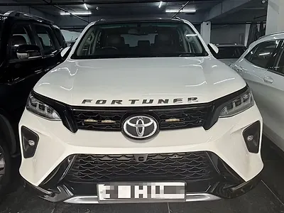 2019 Toyota Fortuner 2.8 4x2 AT [2016-2020] 1