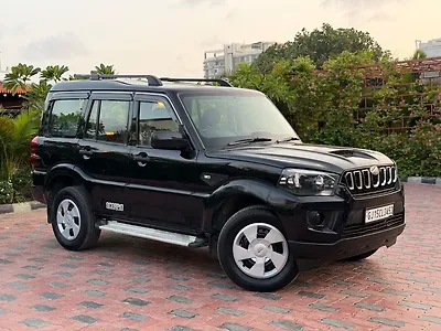 Second Hand Mahindra Scorpio S5 in Surat