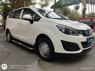 2019 महिंद्रा मराजो m2 7 सीटर 1