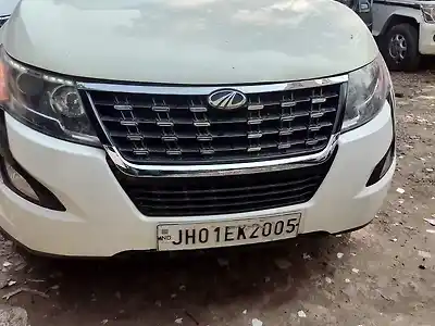 2021 महिंद्रा XUV500 w11 ऑप्शनल 1