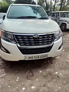 2021 Mahindra XUV500 W11 Opt 1
