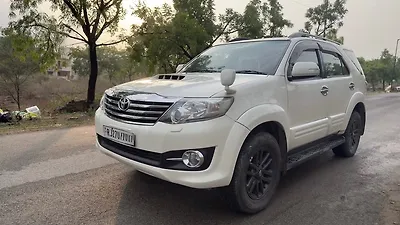 2015 Toyota Fortuner 3.0 4x2 MT 1 2015 Toyota Fortuner 3.0 4x2 MT 1
