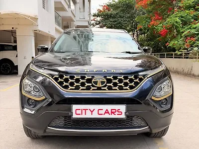 2023 Tata Safari XZA Plus Gold 1