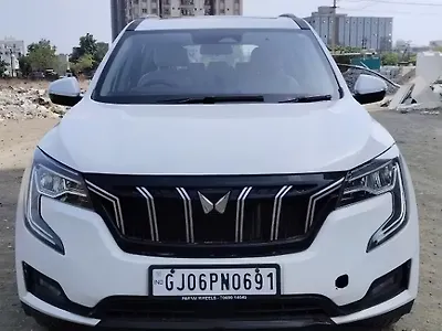 2023 Mahindra XUV700 AX 7 Diesel AT AWD 7 STR [2021] 1