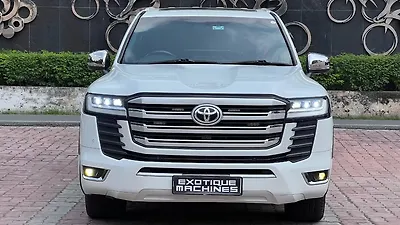Second Hand Toyota Land Cruiser LC 200 VX in Lucknow Second Hand Toyota Land Cruiser LC 200 VX in Lucknow