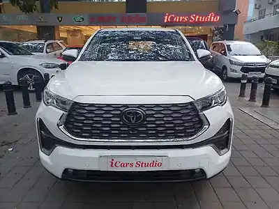 2024 टोयोटा इनोवा हायक्रॉस ZX (O) Hybrid (Electric + Petrol) Automatic (e-CVT) 7 STR 1