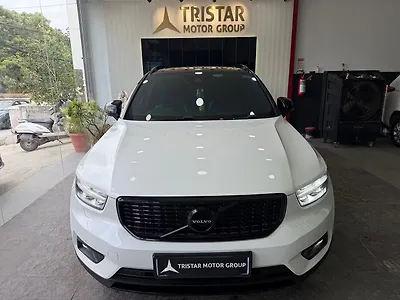 2021 Volvo XC40 T4 R-Design 1 2021 Volvo XC40 T4 R-Design 1