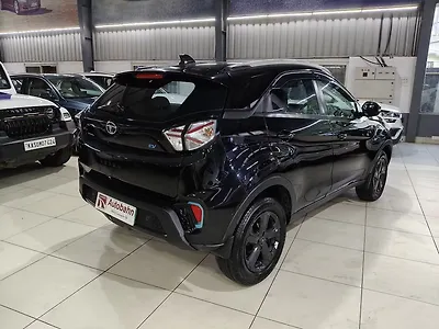 2022 Tata Nexon EV XZ Plus LUX