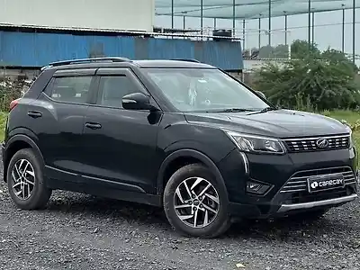 Second Hand महिंद्रा XUV300 W8 (O) 1.2 पेट्रोल [2019] in अहमदाबाद