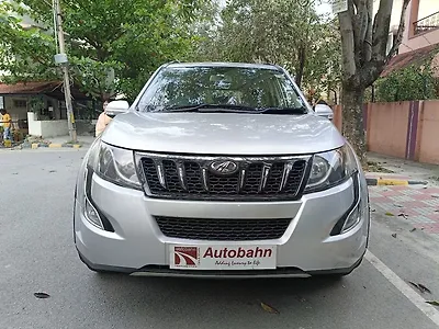 2017 Mahindra XUV500 W8 AT [2015-2017] 1
