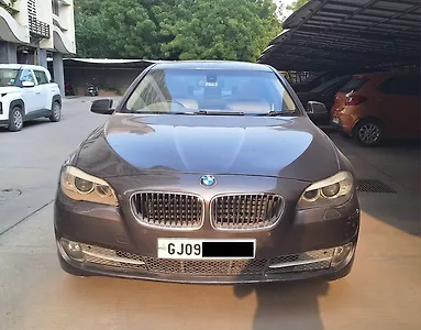 2013 BMW 5-Series 520d Sedan 1 2013 BMW 5-Series 520d Sedan 1