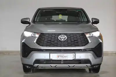 2023 टोयोटा इनोवा हायक्रॉस VX Hybrid (Electric + Petrol) Automatic (e-CVT) 7 STR 1 2023 टोयोटा इनोवा हायक्रॉस VX Hybrid (Electric + Petrol) Automatic (e-CVT) 7 STR 1