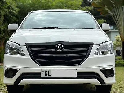 2014 Toyota Innova 2.5 G 7 STR BS-IV 1 2014 Toyota Innova 2.5 G 7 STR BS-IV 1