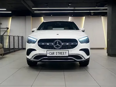 2025 Mercedes-Benz GLA 200 1