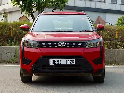Second Hand Mahindra XUV300 W6 1.2 Petrol AMT [2021] in Delhi