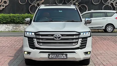 Second Hand Toyota Land Cruiser LC 200 VX in Lucknow Second Hand Toyota Land Cruiser LC 200 VX in Lucknow