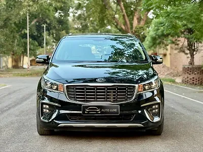 Second Hand Kia Carnival Limousine Plus 7 STR in Lucknow