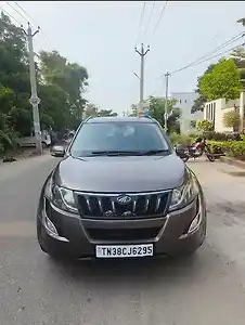 2017 महिंद्रा XUV500 w10 ऑटोमैटिक 1 2017 महिंद्रा XUV500 w10 ऑटोमैटिक 1