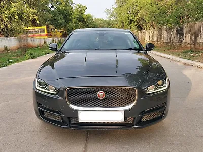 2017 Jaguar XE Prestige Diesel 1