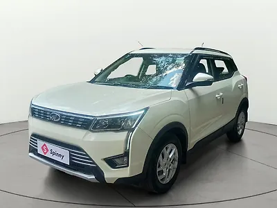 2022 Mahindra XUV300 W8 1.5 Diesel [2020] 1