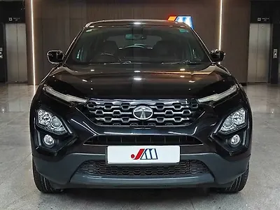 2022 Tata Harrier XZA Plus Dark Edition 1