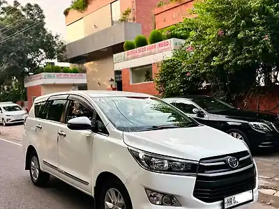 2020 टोयोटा इनोवा क्रिस्टा 2.4 gx 7 सीटर 1