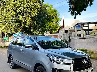 2021 टोयोटा इनोवा क्रिस्टा gx 2.4 एटी 7 सीटर 1