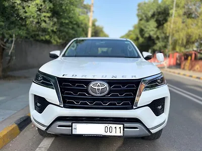Second Hand Toyota Fortuner 4x2 2WD Diesel 2.8L Turbo Automatic in Delhi