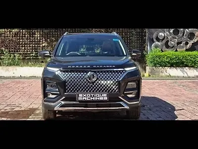 Second Hand MG Hector Plus Blackstorm 1.5 Turbo Petrol CVT 7 STR in Lucknow