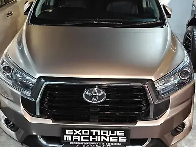 2022 Toyota Innova Crysta G 2.4 8 STR 1