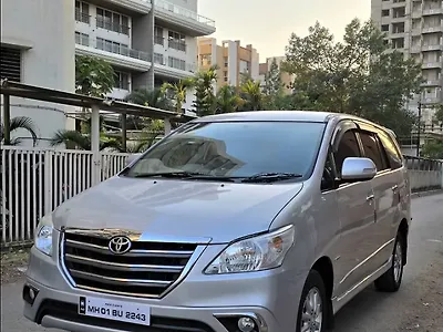 2014 Toyota Innova 2.5 VX 8 STR BS-III 1
