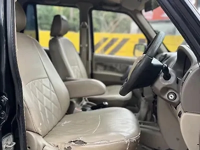2011 Mahindra Scorpio SLE BS-IV