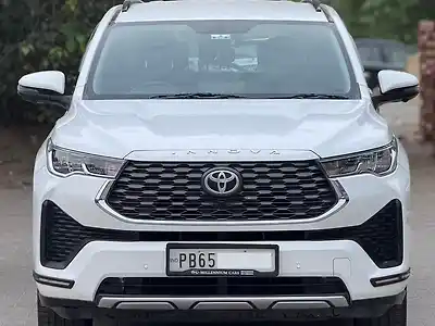 Second Hand टोयोटा इनोवा हायक्रॉस VX Hybrid (Electric + Petrol) Automatic (e-CVT) 8 STR in जालंधर