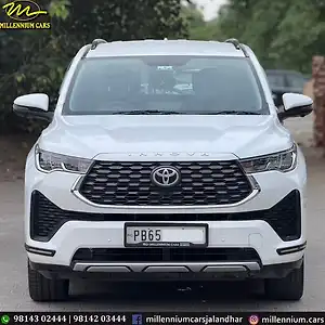 2023 Toyota Innova Hycross VX Hybrid (Electric + Petrol) Automatic (e-CVT) 8 STR 1