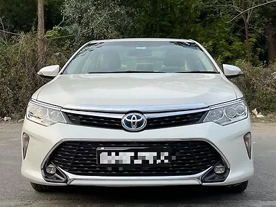 2017 Toyota Camry Hybrid 1