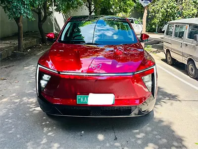 2025 Mahindra XEV 9e Pack Three 79.0 kWh 11.2kW Charger