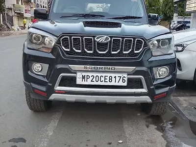 2015 Mahindra Scorpio S10 1