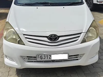2010 Toyota Innova 2.5 E 8 STR 1