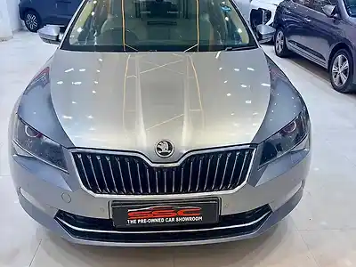 Second Hand स्कोडा सुपर्ब एल&के टीएसआई एटी in कानपुर