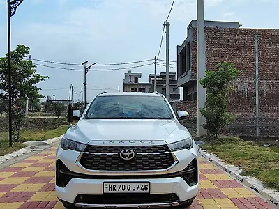2024 टोयोटा इनोवा हायक्रॉस GX Petrol Automatic (CVT) 7 STR 1