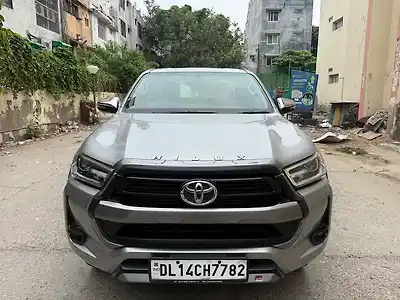 Second Hand टोयोटा हाइलक्स High Diesel Turbo Automatic in दिल्ली