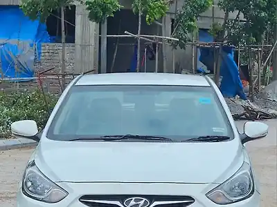 2012 हुंडई वरना फ़्लूइडीक 1.6 crdi sx 1