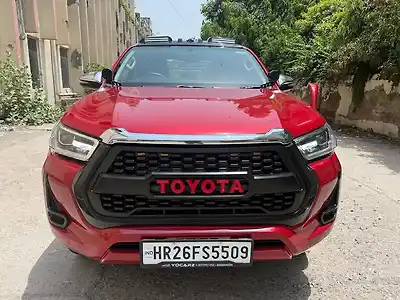 Second Hand टोयोटा हाइलक्स High Diesel Turbo Automatic in दिल्ली