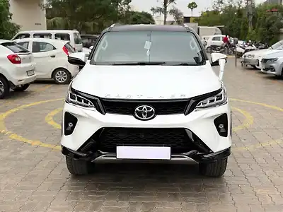 2023 टोयोटा फ़ॉर्च्यूनर 2.8 4x4 ऑटोमैटिक 1