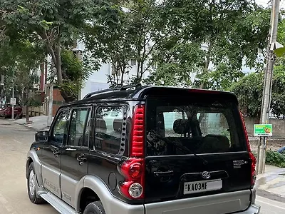 2011 Mahindra Scorpio VLX 2WD BS-IV