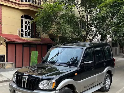 2011 Mahindra Scorpio VLX 2WD BS-IV